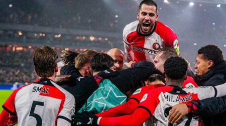 Prachtige beelden: Feyenoord-selectie neemt Priske op de schouders en zet hem op straat