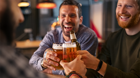 CBS: groeiende groep volwassen die niet drinkt dezelfde groep als die het nieuws niet volgt