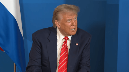 Nederlandse media wel heel kritisch op Trump bij NAVO-top: ‘Vind je Nederland leuk?’