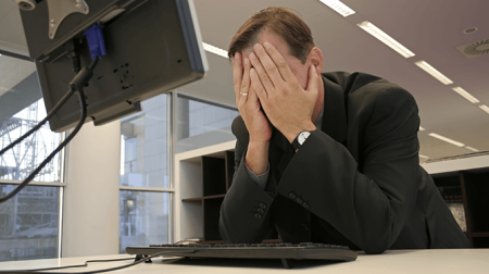 Man die altijd foute informatie geeft bang dat hij zijn baan kwijtraakt aan AI