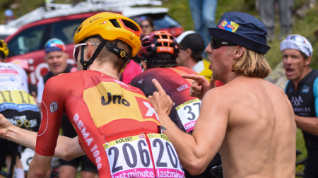 Meerenner Johan (43) haalt 3.500 euro op bij Alpe d’Huez