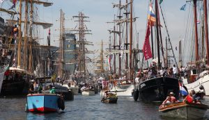 ​In de provincie vinden mensen SAIL té flamboyant: ‘Leuk dat je van boten houdt, maar dat hoeft toch niet zo openbaar?’ cover