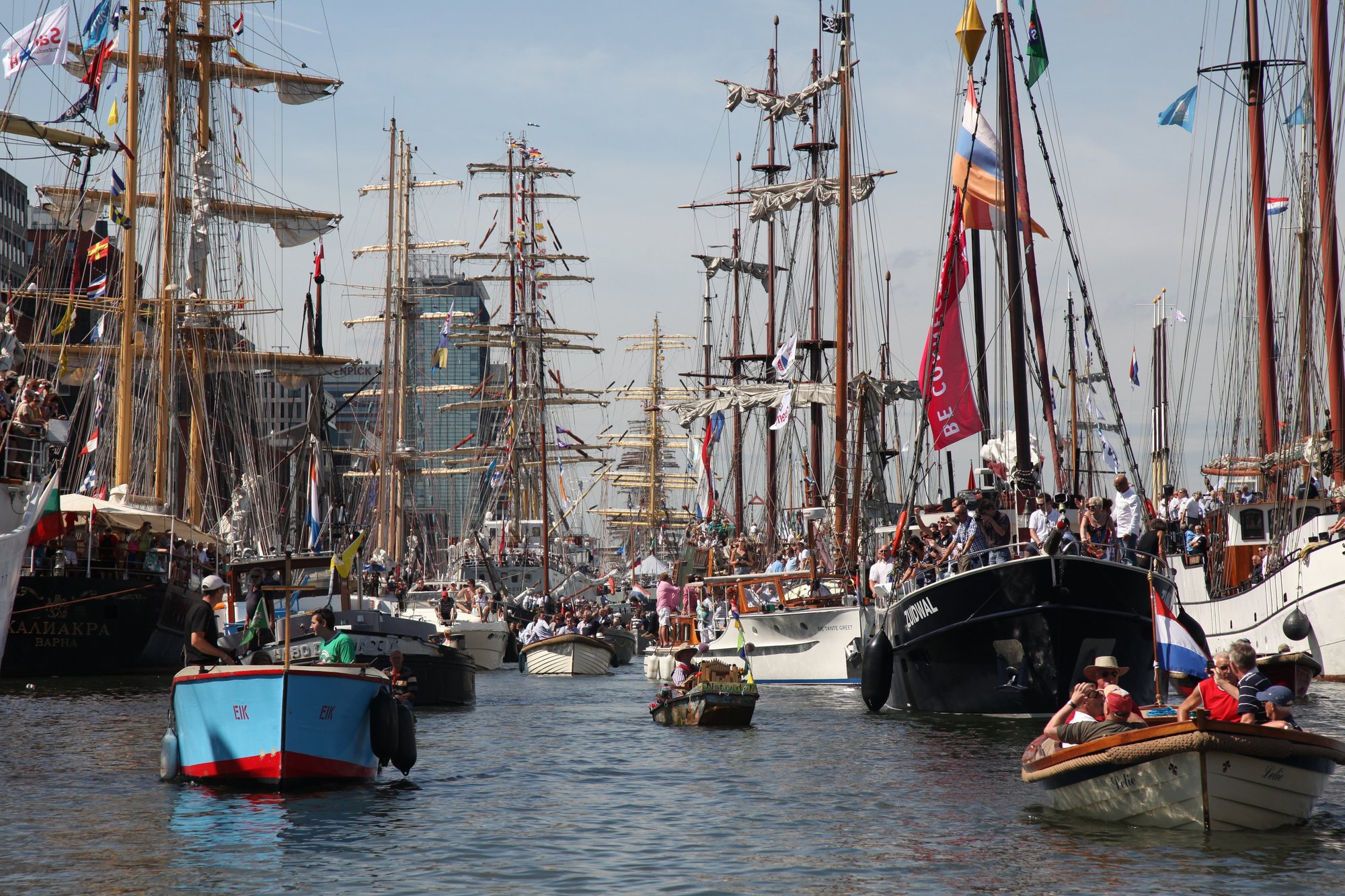 ​In de provincie vinden mensen SAIL té flamboyant: ‘Leuk dat je van boten houdt, maar dat hoeft toch niet zo openbaar?’ cover