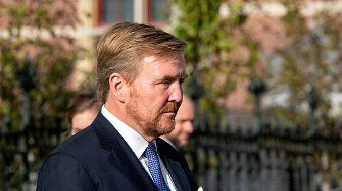 Koning Willem-Alexander vreest dat hij nu zelf meest capabele persoon in regering is geworden cover