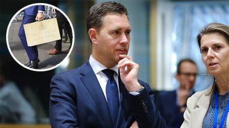 Minister van Financiën zelf ook wel benieuwd wat er morgen in dat koffertje zit