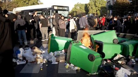 Franse demonstranten geblokkeerd door Franse demonstranten