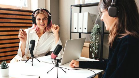 ​Claire (27) & Fleur (28) beginnen podcast over hun eigen podcast