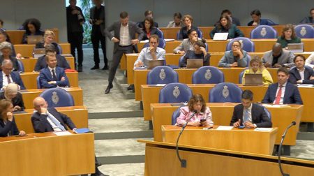 Moe, verveeld, geïrriteerd: politici steeds betere vertegenwoordigers van het volk