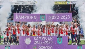 Vrouwenelftal distantieert zich van Ajax om imagoschade te voorkomen